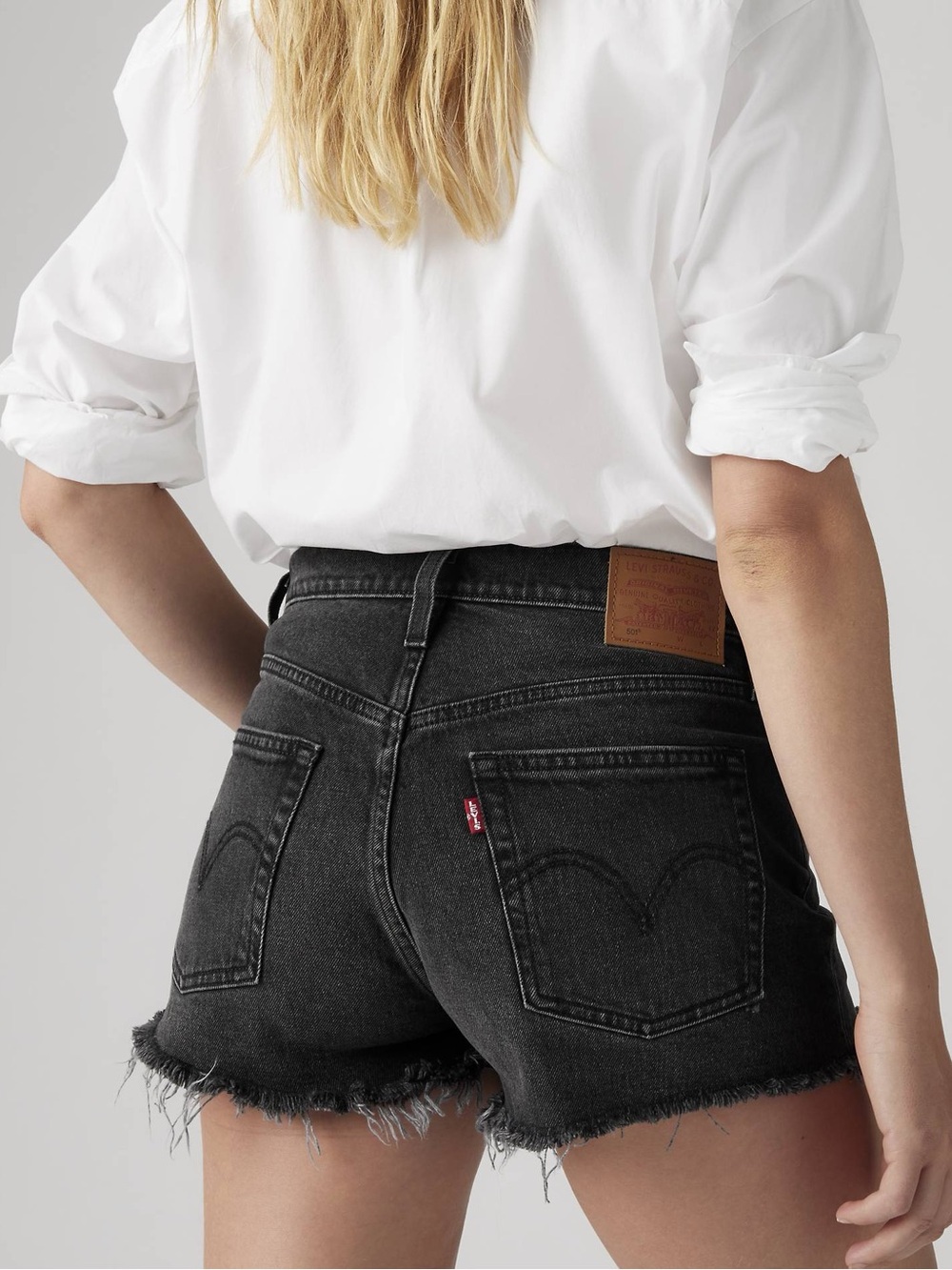 Levi’s 501 Frayed hem Button Fly Black Denim Jean Shorts size 28 high rise